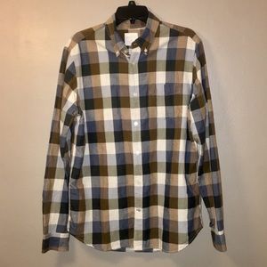 GAP Men’s Button Down Collared Shirt